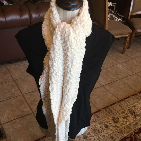HOMEMADE HAND Knit Scarf! - Picture 8 of 8